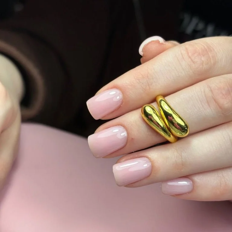 Długie, gładkie włosy po stylizacji w ALONA Salon LOVE STUDIO